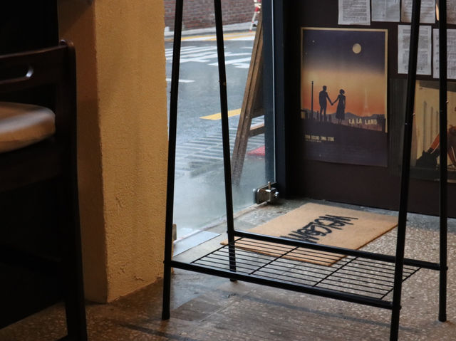 오픈한 지 한 달 된, 동네 사랑방 같은 카페