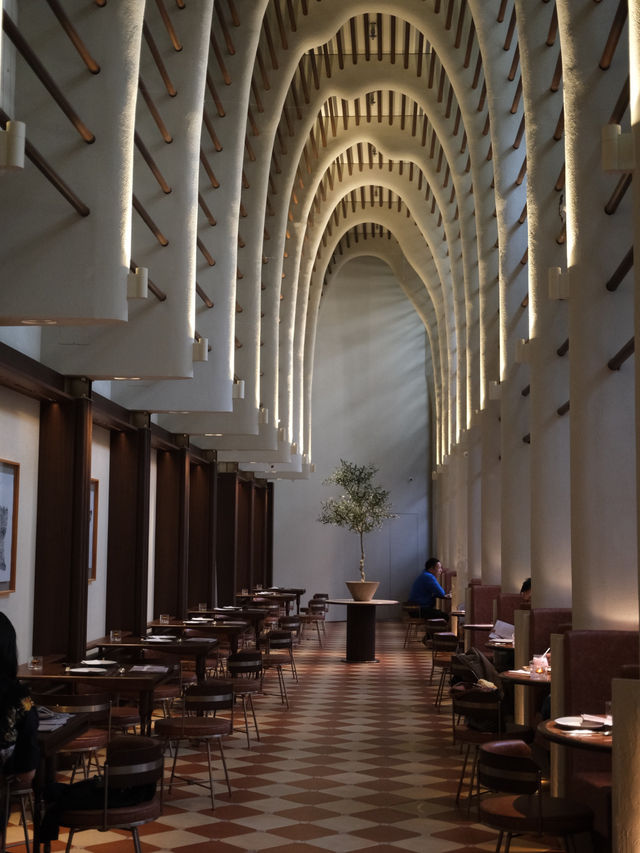 教堂式藝術餐廳