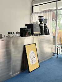 Tuesday Closed cafe