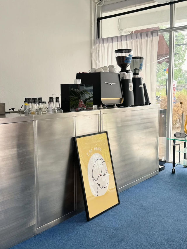 Tuesday Closed cafe