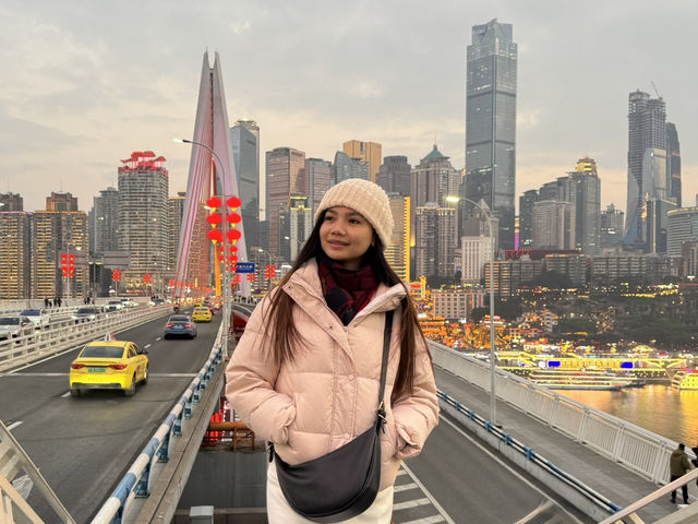 Hongyadong at Twilight: Crossing Qianqiao Bridge for the 6 PM Light-Up