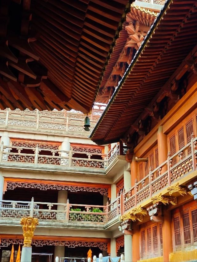 Jing'an Temple – Shanghai's Golden Oasis of Buddhism