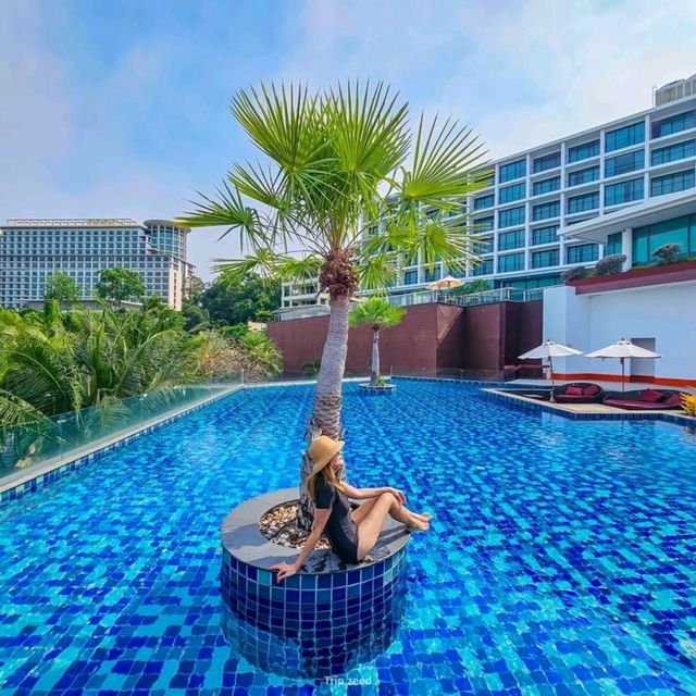 โรงแรมวิวทะเล สระว่ายน้ำสองสระ พัทยา