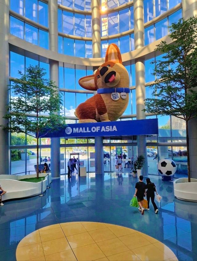 SM Mall of Asia, an extraordinary shopping paradise & retreat hub in Pasay City. 