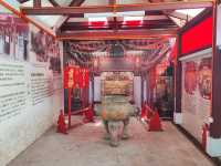 Johor Ancient Temple: Time Travel, Tiger Whispers & Legendary Laksa" 🐯🍜