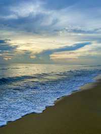 Sunshine and Happy Vibes at Teluk Cempedak Beach!