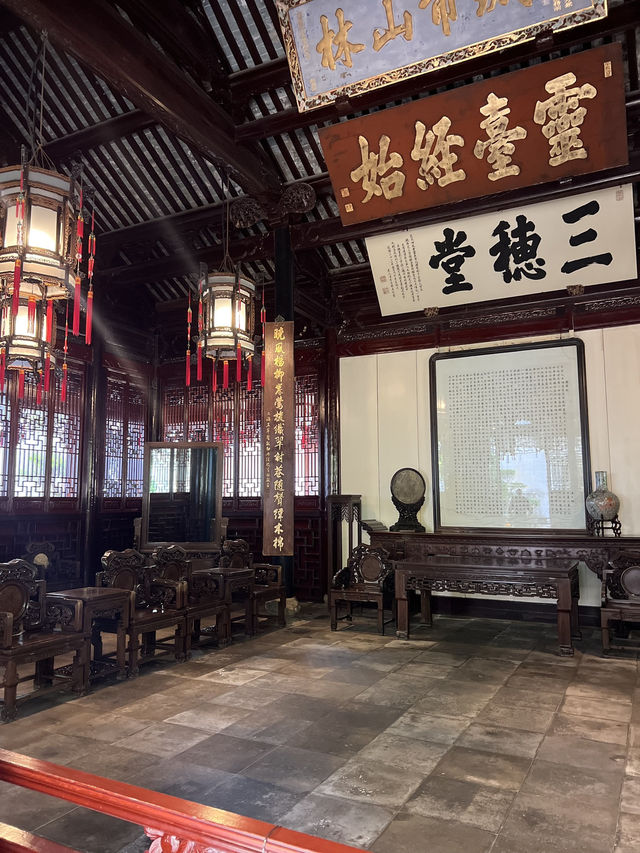 🌿 “도심 속에서 만나는 고요한 고전의 세계 – 상하이 예원 (豫园)”
