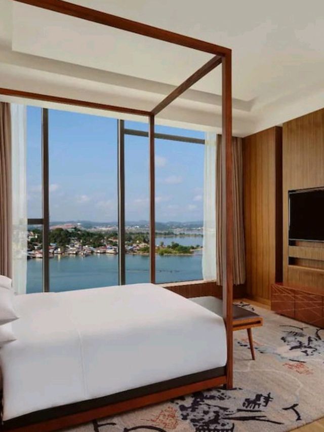 ⭐️ Five-Star Feels by the Sea: Live the Luxe Life at Batam Marriott! 🌊🏨