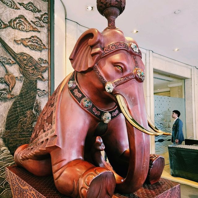 Riverside Serenity: Discovering Shangri-La Bangkok