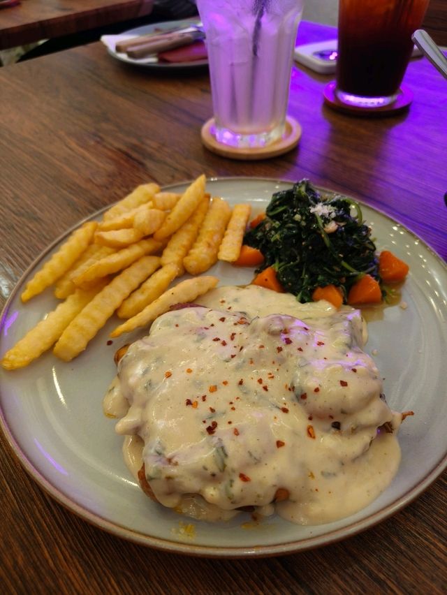 Pretty Café, Delicious Meal!