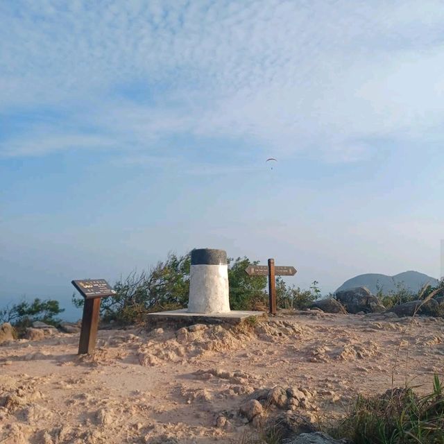 龍脊行山徑（Dragon’s Back Trail）