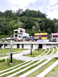 Pantai Bebas Parapat: A Must-Visit Lake Toba Lakeside Park