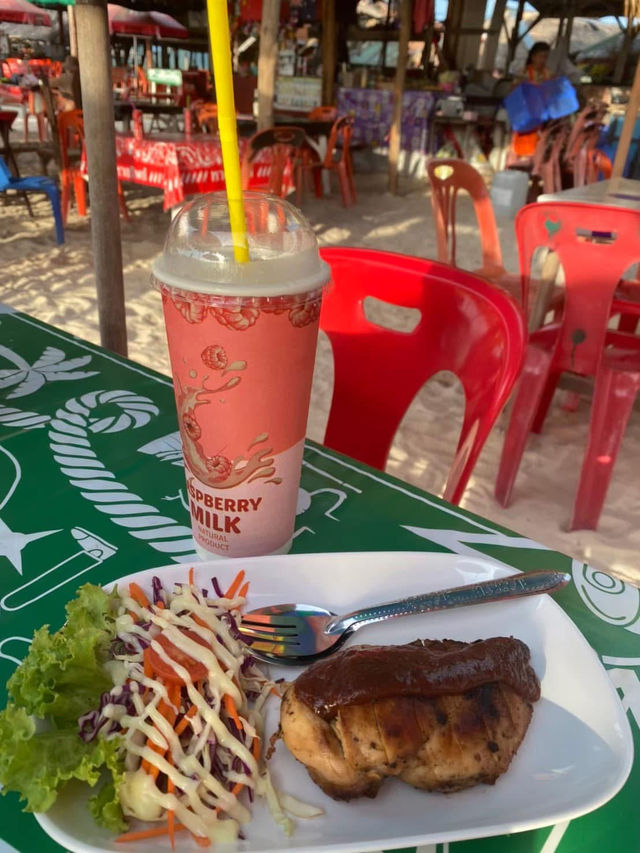 เกาะไข่ใน ที่มีแมว