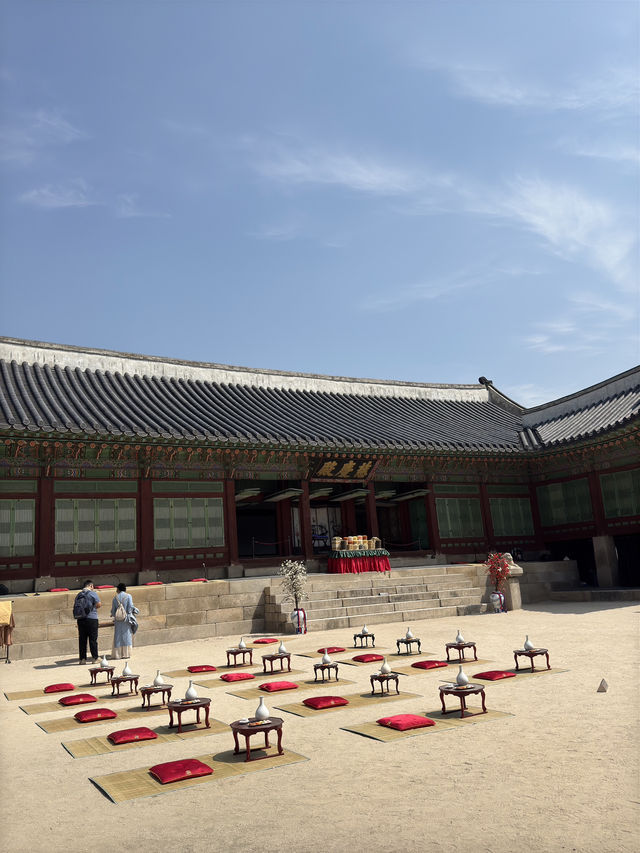 🌸 A Dreamy Birthday Moment at Gyeongbokgung Palace, Seoul 👘🎂