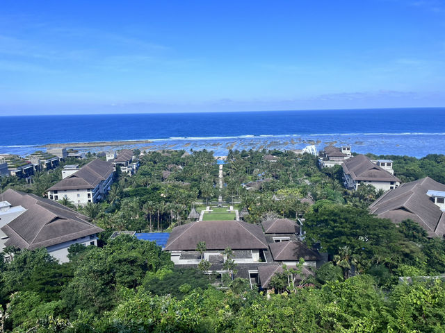 素晴らしいサービスと海を臨む絶景 | ザ・リッツ・カールトン・バリ