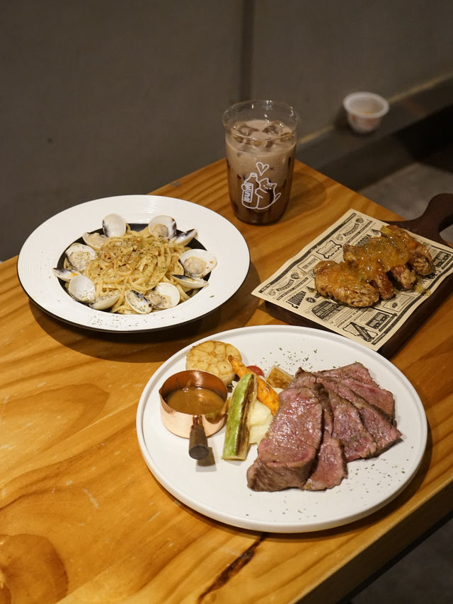 可愛貓貓主題特色Cafe