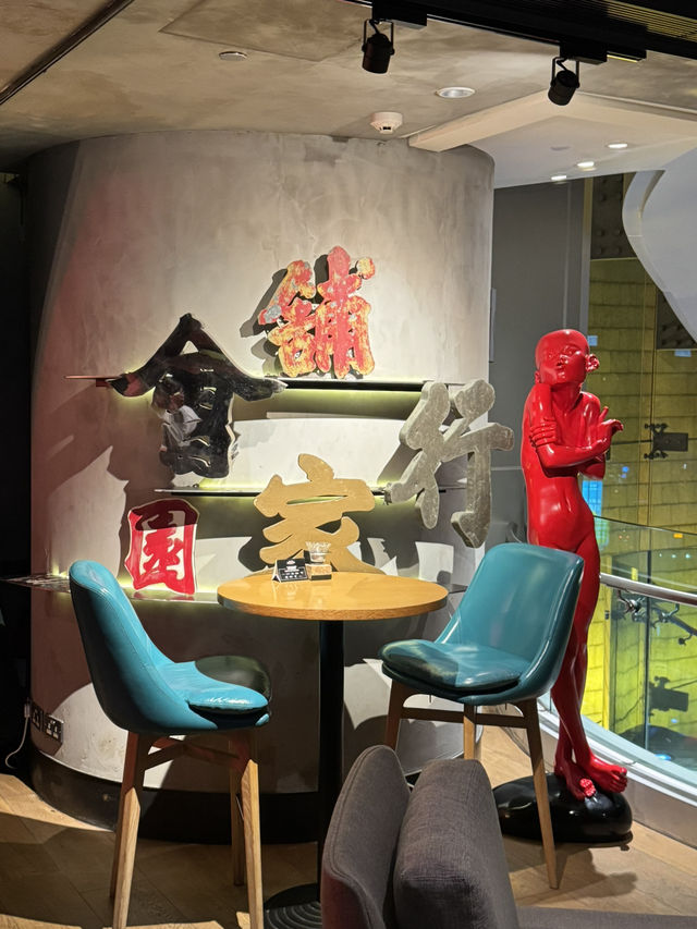 【香港】旺角康德思的秘密藝術餐廳 Alibi：本地押店cross over 佈置！