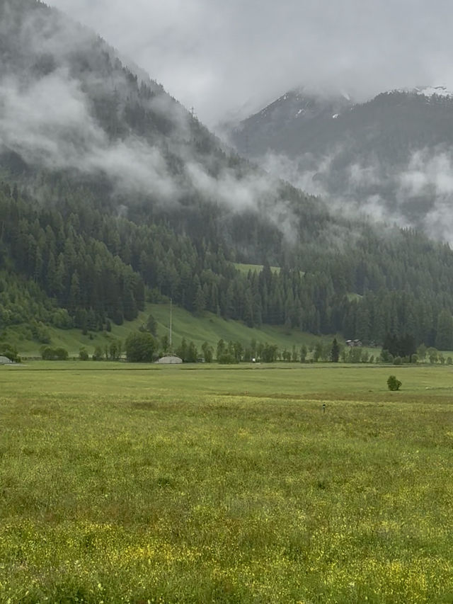 Where the Saas and Matter Valleys Meet – A Hidden Gem with Mountain Drama