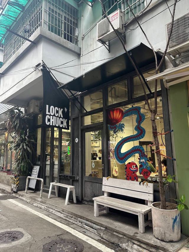 Lock Chuck Coffee