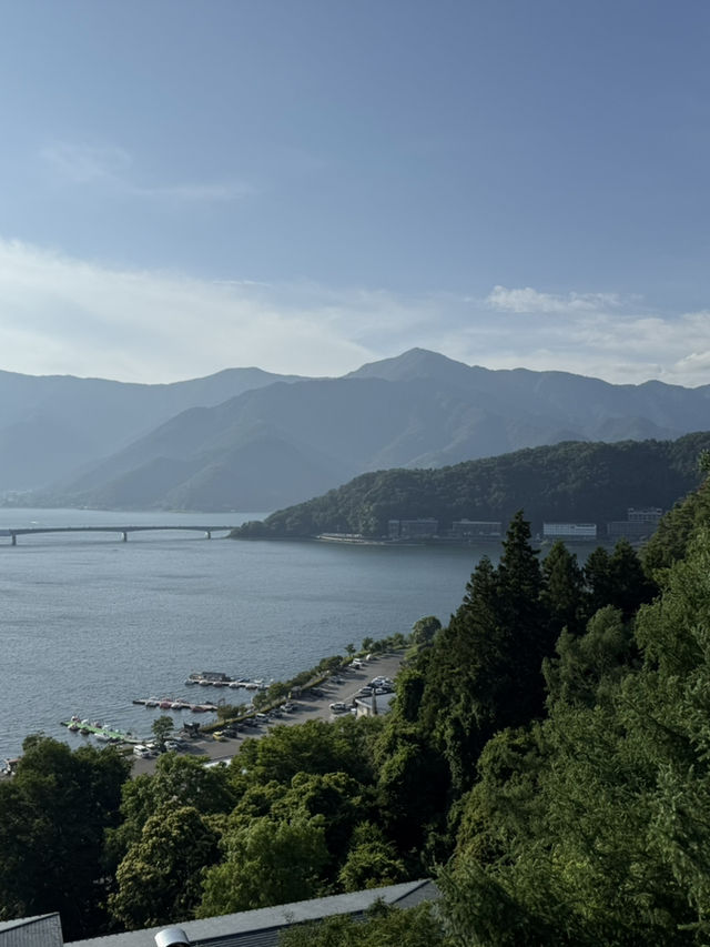 A Serene Escape to Mount Fuji – Nature’s Perfect Balance of Peace and Power 