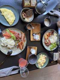 Checkmate & Chill: A Wholesome Escape at The Funny Lion El Nido 🦁♟️