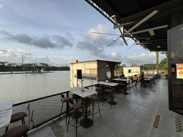 🌊 Lakeside Dining Done Right at LS X Park Restaurant