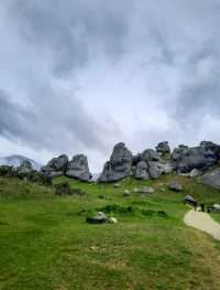 Castle Hill: เนินปราสาทหินกลางเทือกเขา Southern Alps แห่งนิวซีแลนด์