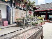 Finding Stillness in the Heart of Chengdu – A Day at Daci Temple