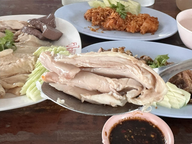 ข้าวมันไก่ชุมนุมไทย บุรีรัมย์