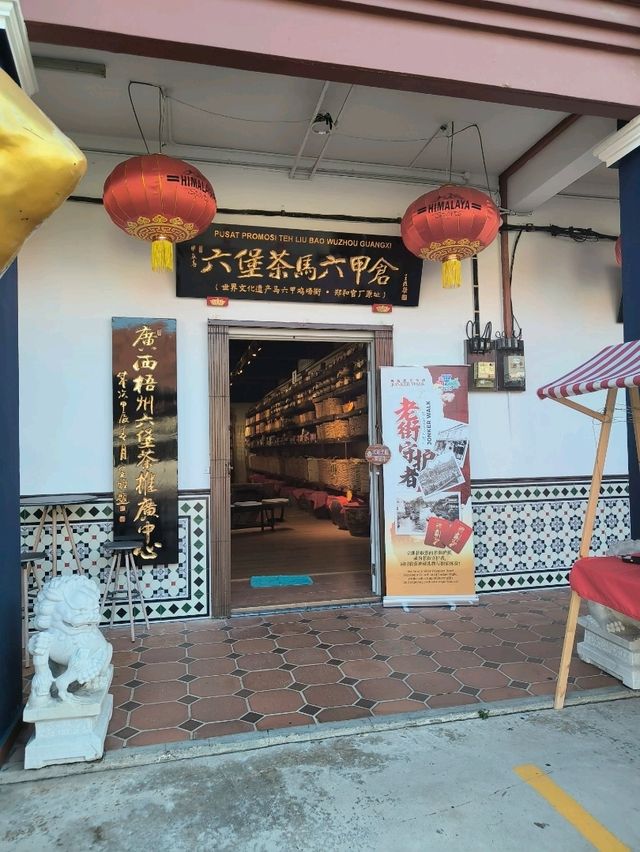 A Golden Giant in Malacca You Can’t Miss