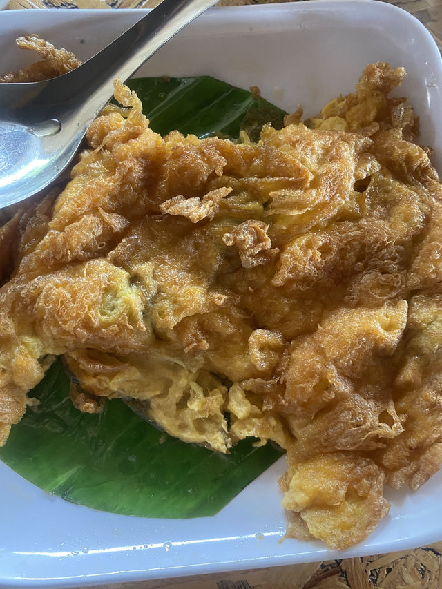 ร้านอาหารท้องถิ่น ริมทะเล ราคาไม่แพง หาดวังแก้ว