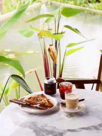 Cafe With the cool atmosphere of Bandung