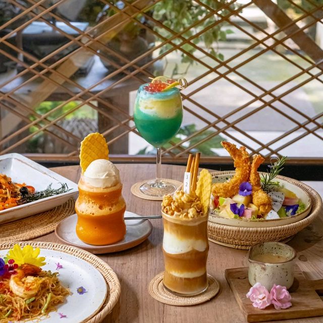 คาเฟ่บรรยากาศร่มรื่นในย่านสันกำแพง เชียงใหม่