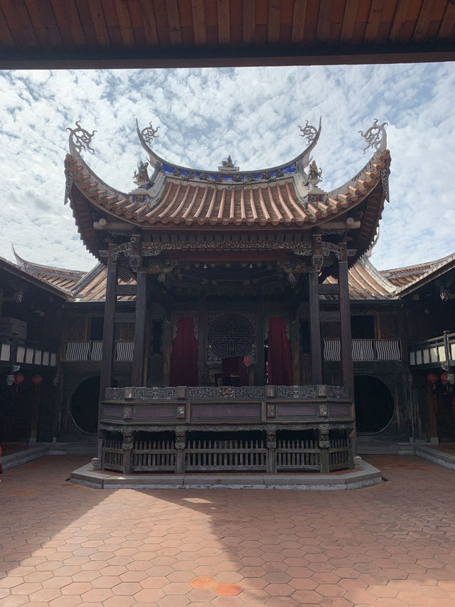 戲台上的時光旅行：霧峰林家大花廳深度漫遊