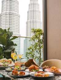 🗼🇲🇾 Petronas Twin Towers – The Icon of Kuala Lumpur