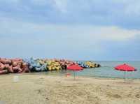 Gyeongpo Beach: A Solo Traveler’s Serene Escape on Gangwon’s Coast"** 🌊🏖️