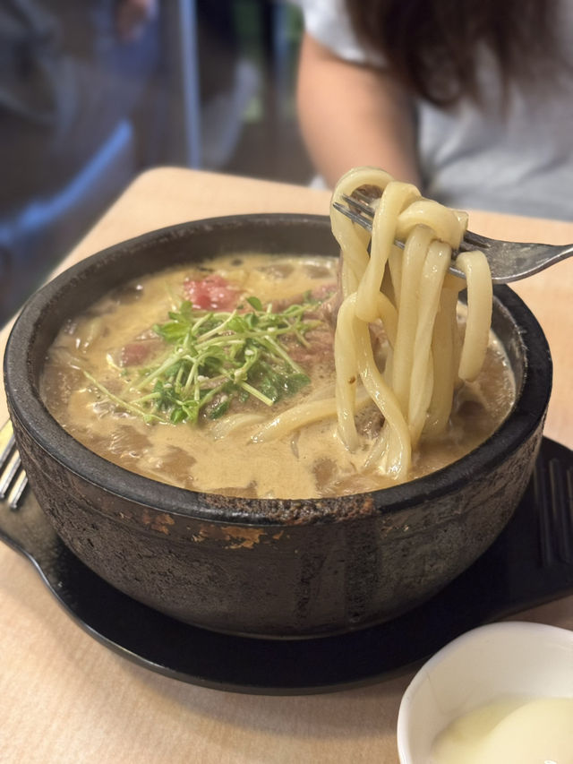 人氣排隊店❣️和風石鍋湯手打烏冬🍲