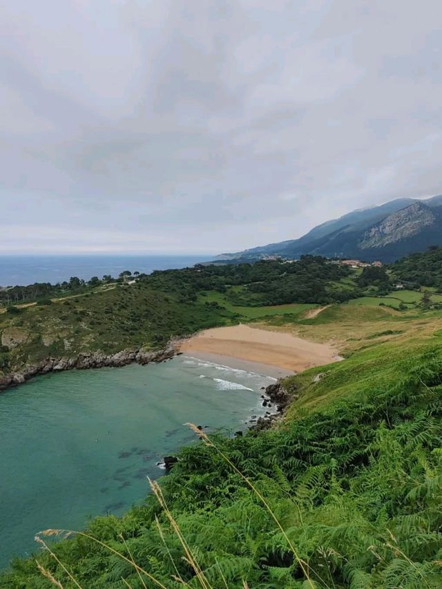 Hidden Beach Vibes at Playa de Arenal de Sonabia