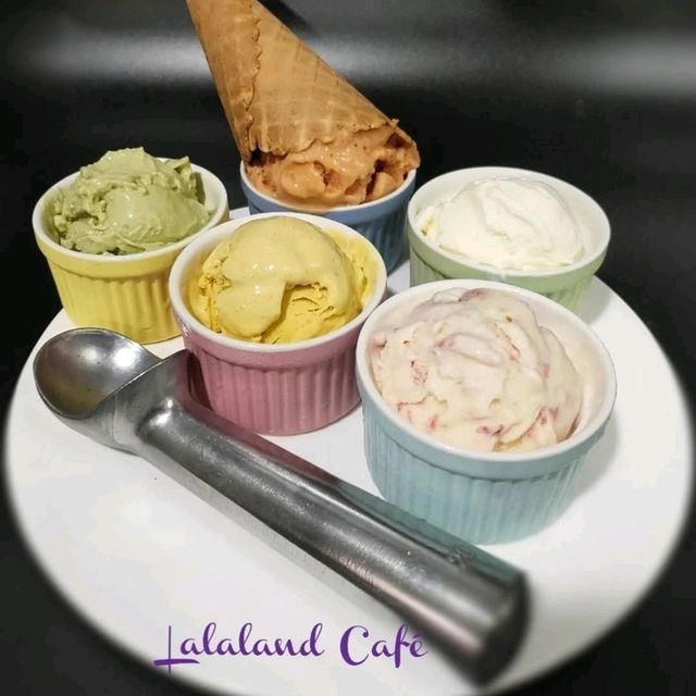 Lalaland Cafe Singapore