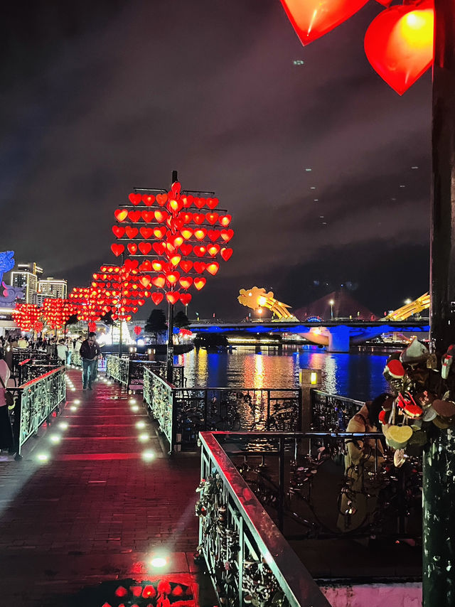 💞 Love Bridge Da Nang – Locks, Lights & Romance by the River❤️