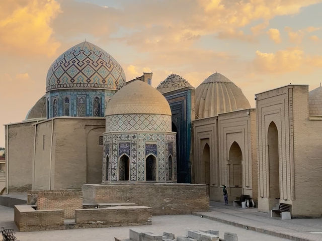Domes, Bazaars, and Blue Tiles: A Cultural Escape to Samarkand 🇺🇿 🕌 