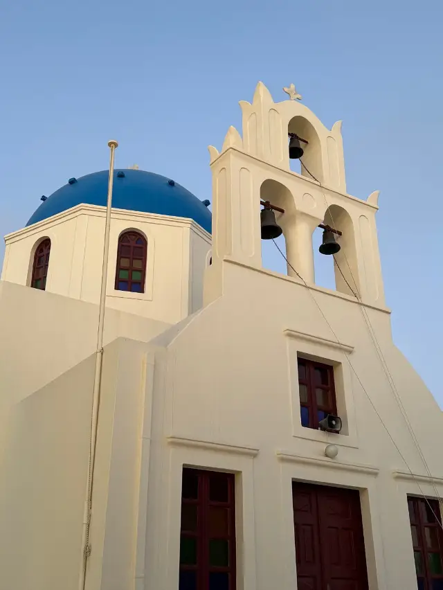 Santorini Travel: A Journey of Wine, Relaxation, and Gastronomy
