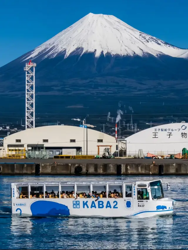 未來號水上巴士｜穿越科幻港都的終極體驗！