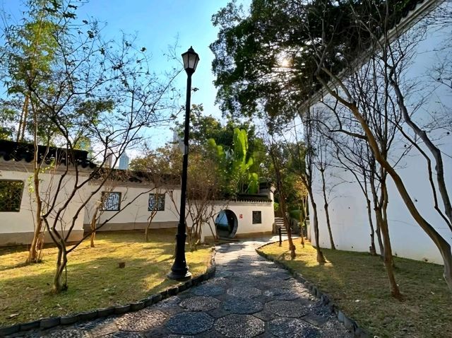 Garden of Four Seasons: A Symphony of Chinese Architecture in Kowloon Walled City Park