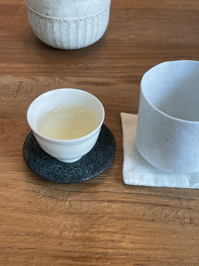 🍵 제주에서 만나는 차분한 찻집의 시간 🌿