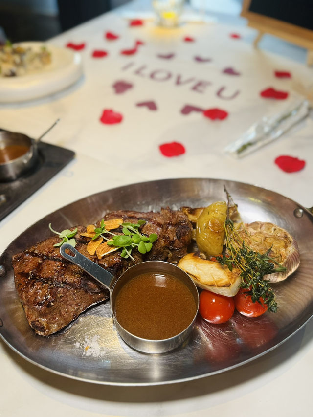 🍴【旺角節日慶祝首選！母女打卡西餐+畫碟冧爆媽咪🌹】  