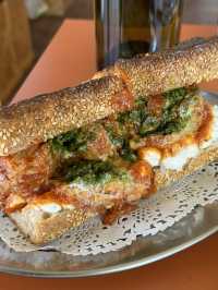 【オーストラリア・メルボルン】レトロ感あふれるダイナー「Skinnys Eatery」🥯🍳