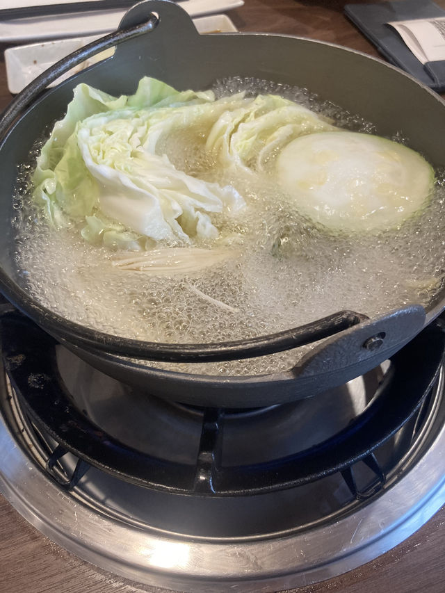 很有氣氛的日式建築用餐環境～