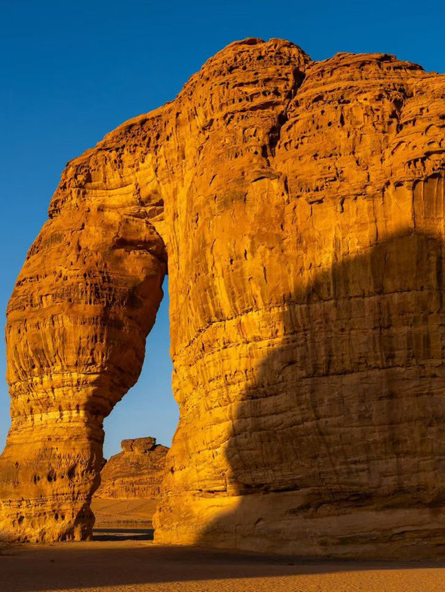 🏜️ SAUDI'S MIRACLE IN THE DESERT: Elephant Rock - Where Ancient Giants Turn to Stone! 🐘✨ 🏜️ SAUDI'S MIRACLE IN THE DESERT: Elephant Rock - Where Ancient Giants Turn to Stone! 🐘✨