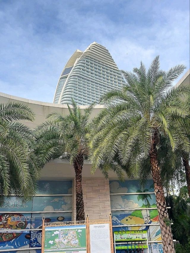 “Tropical Bliss by the Blue – Sanya & Dadonghai Bay Escape”